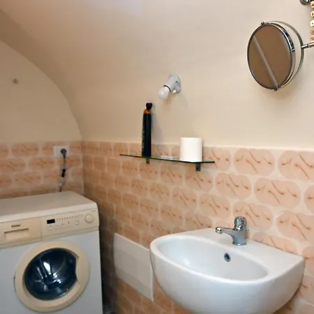 Sweet Apartment *